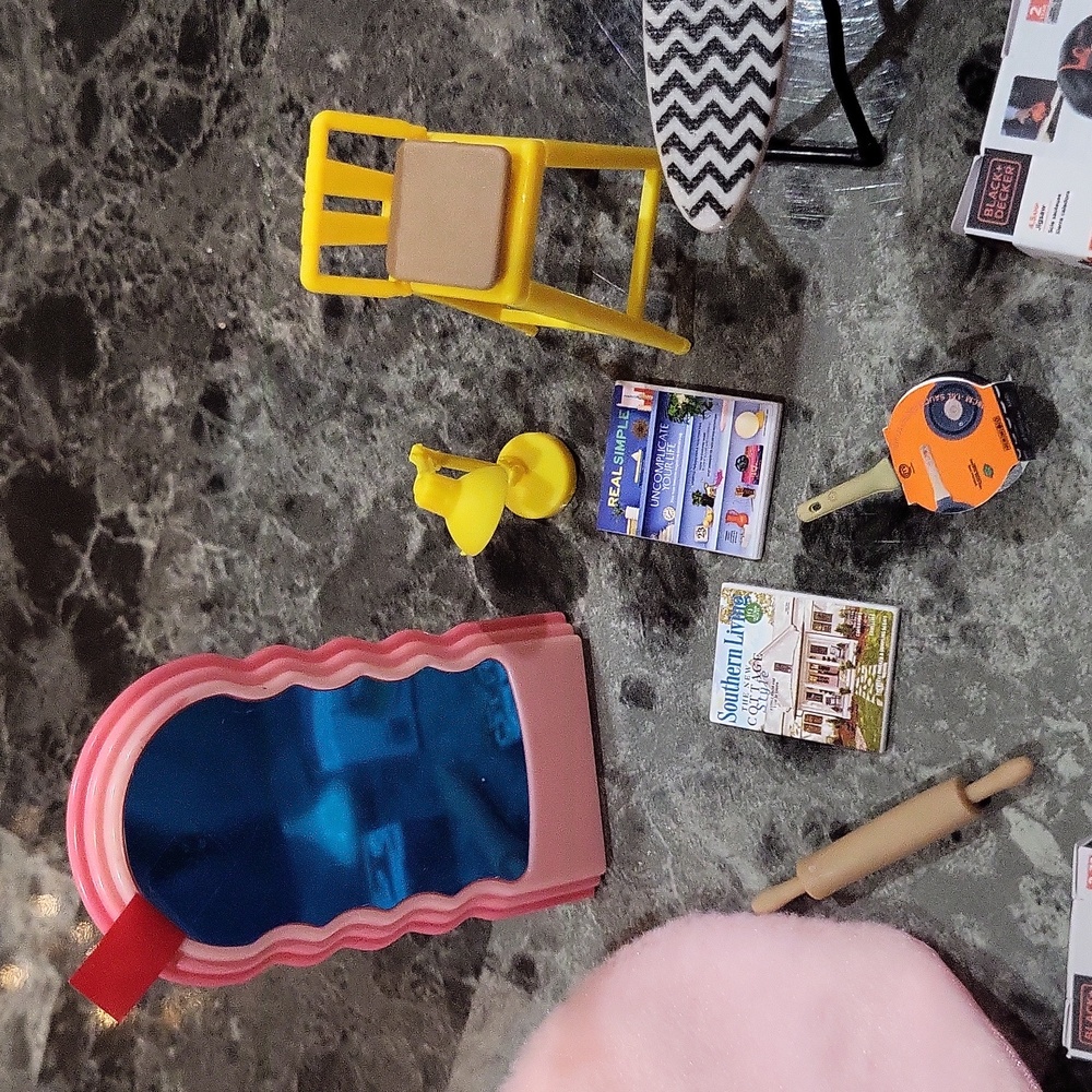 Zuru Mini Brands Home Set - Picture 3 of 6